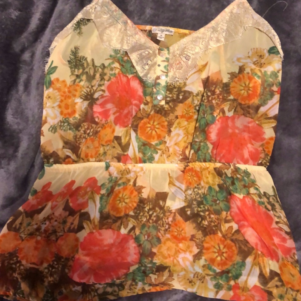 Buckle Floral Tank - Picture 1 of 2